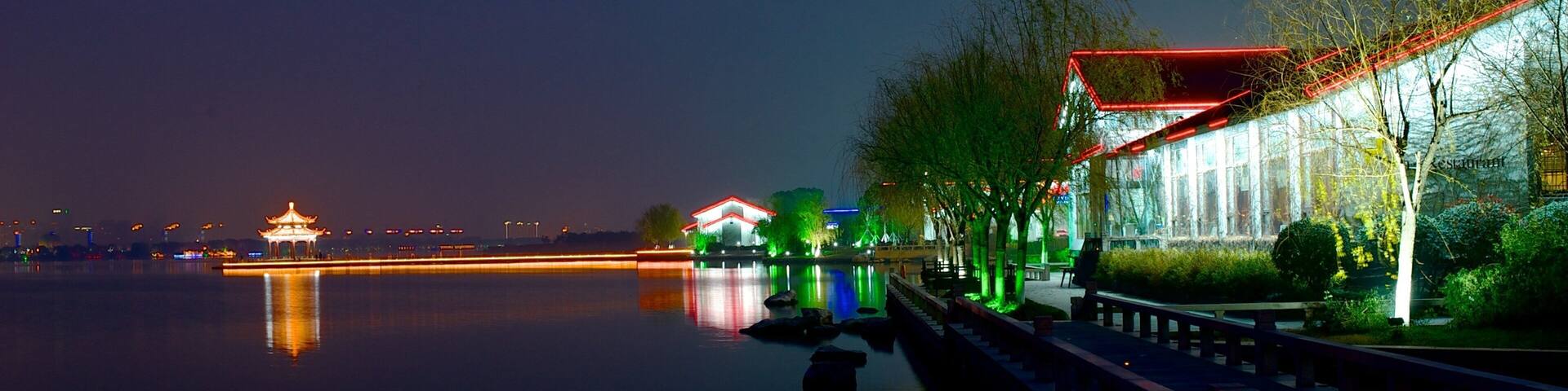Jinji Lake which includes night scenes and a park