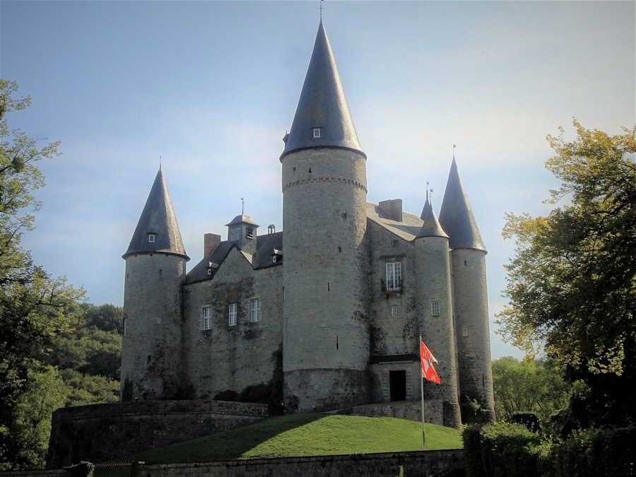 With its heavy walls and five pointed towers, the “Château de Vêves” looks like a fairy-tale castle. It was built in 1410 but according to ancient chronicles and discovered foundations, a first fortification was built here in the 7th century. Remarkable: The castle (and its predecessor) has been inhabited by the same family for more than 9 centuries.  #History