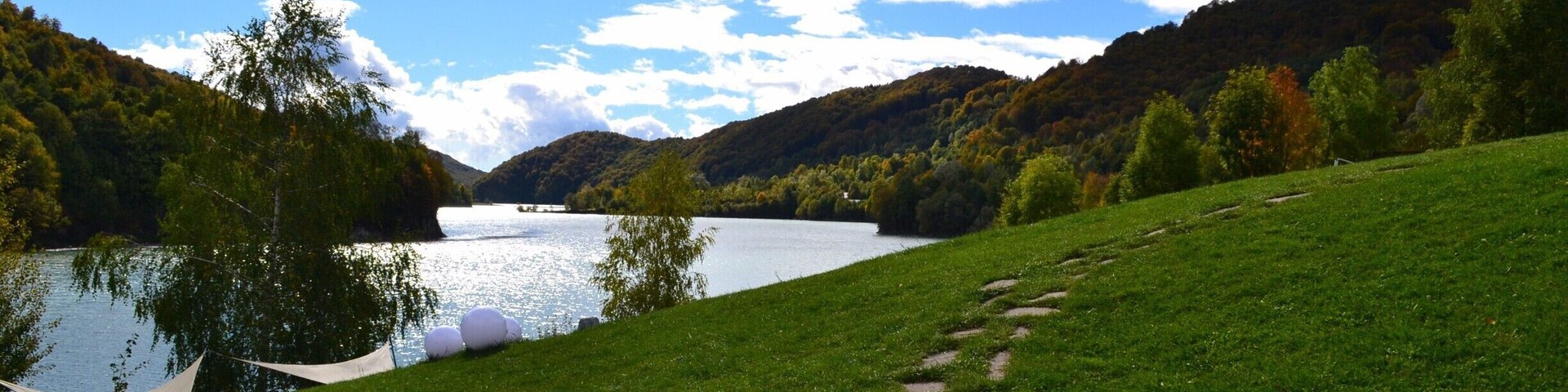 A cozy place to relax in the middle of the nature.