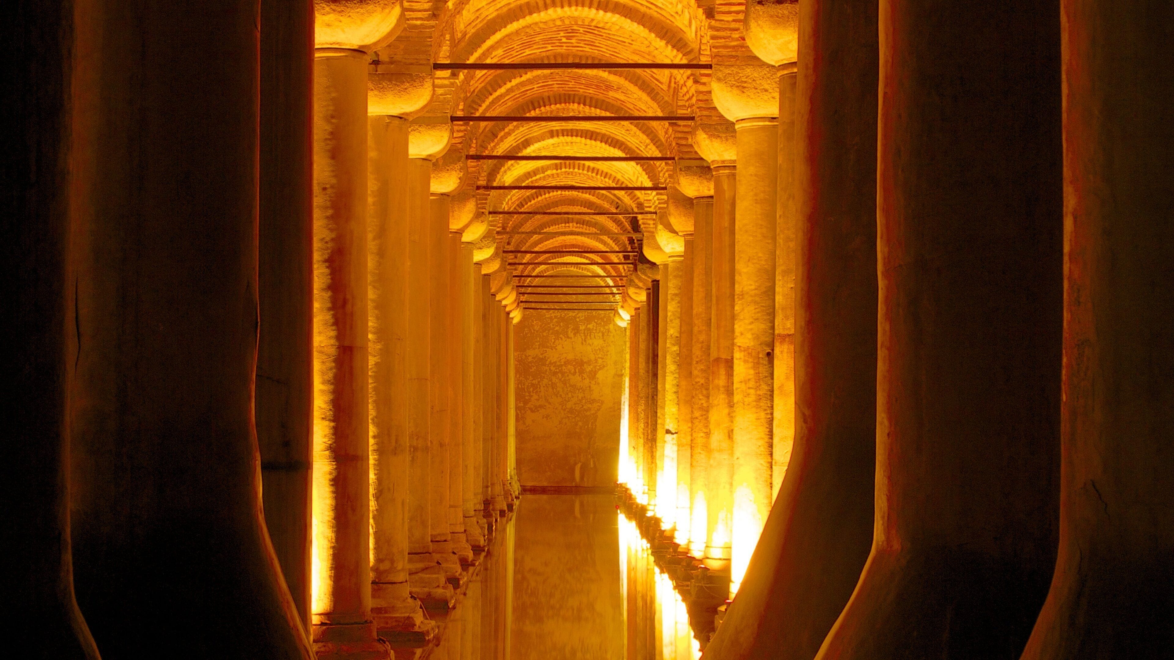 Basilica Cistern showing a church or cathedral, interior views and religious aspects