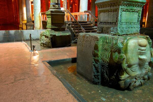 Basilica Cistern showing interior views, a church or cathedral and religious aspects