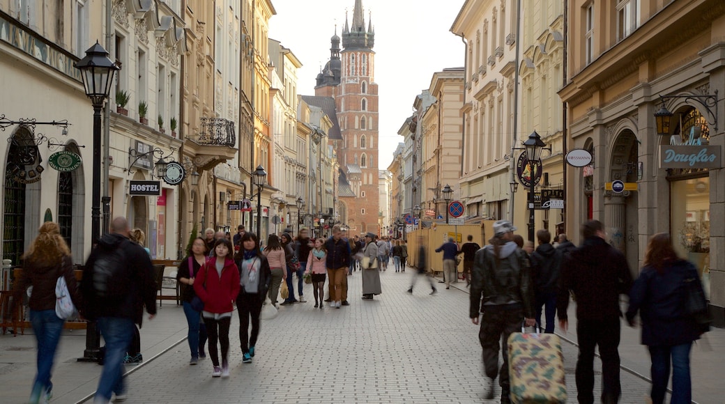 คราคูฟ แสดง มรดกวัฒนธรรม และ เมือง ตลอดจน คนกลุ่มใหญ่