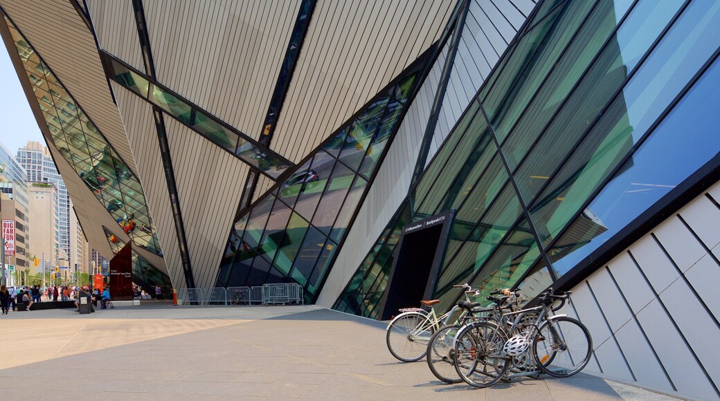 Yorkville which includes a city, street scenes and modern architecture