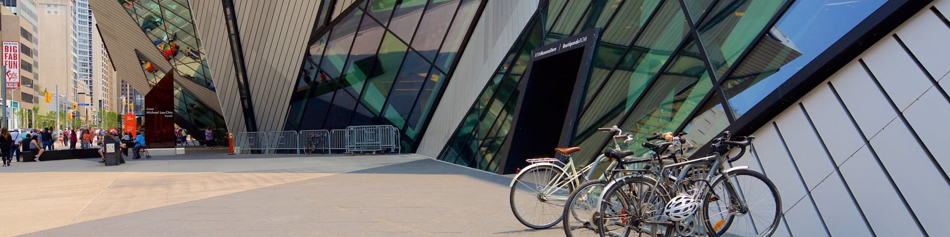 Yorkville which includes a city, street scenes and modern architecture