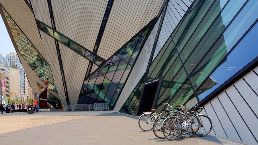 Yorkville which includes a city, street scenes and modern architecture