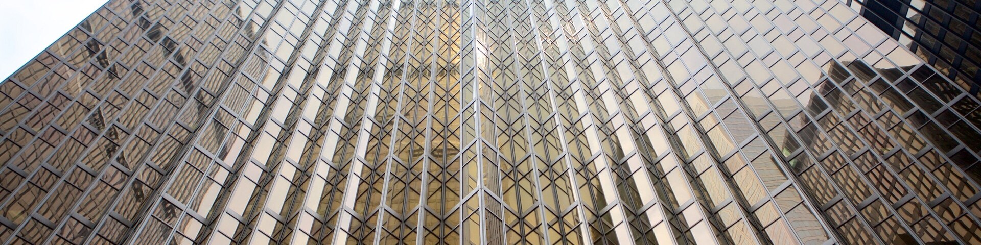 Distrito Financiero ofreciendo una ciudad, arquitectura moderna y un edificio alto