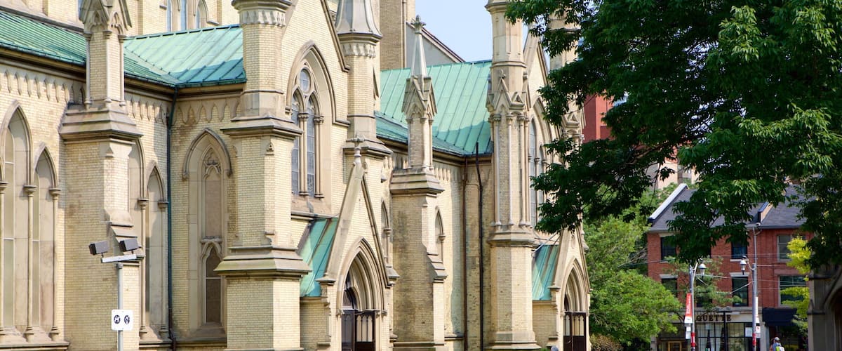 ์ฌ๋ ํ์ด ์ ๋ณด์ฌ์ฃผ๋ ์ข
๊ต์ ์์, ๊ตํ ๋๋ ์ฑ๋น ๊ณผ ๋ฌธํ์ ์ฐ ๊ฑด์ถ