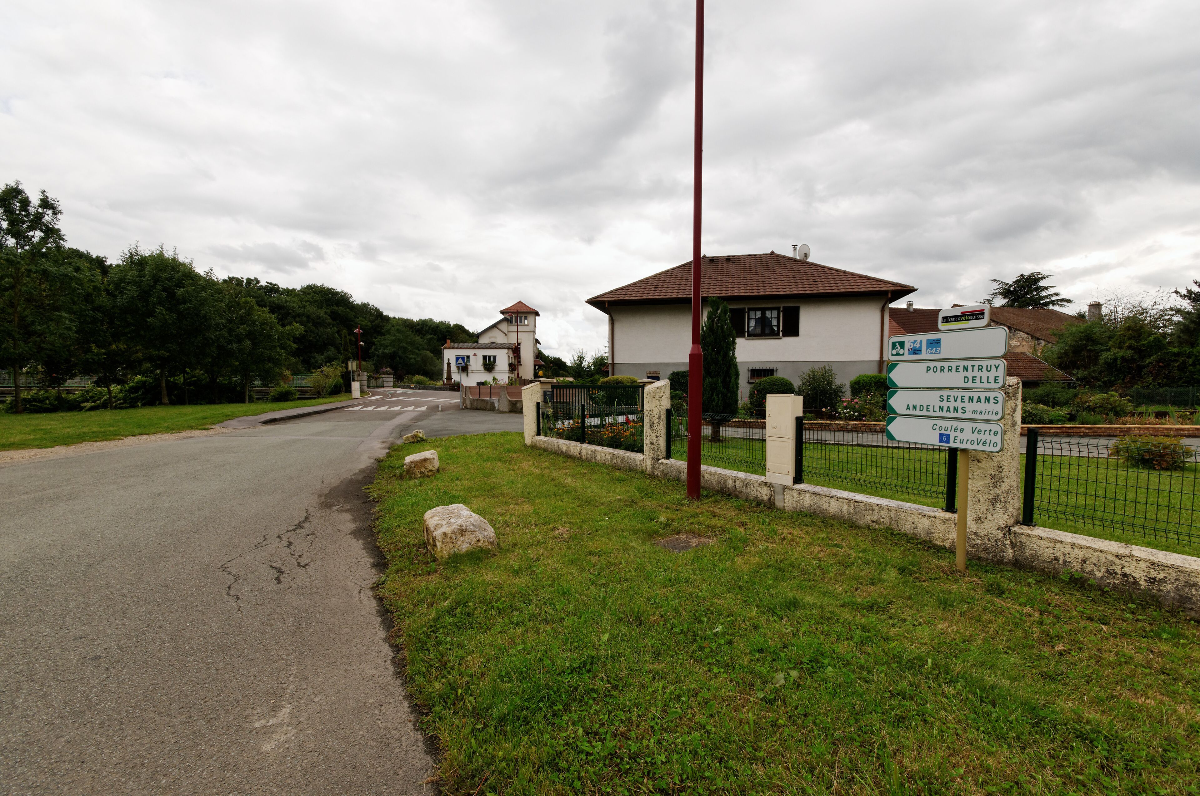 This file was uploaded with Commonist. La liaison cyclable FrancoVéloSuisse à Andelnans.