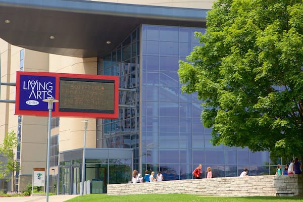 リビング アーツ センター どの含み 現代建築