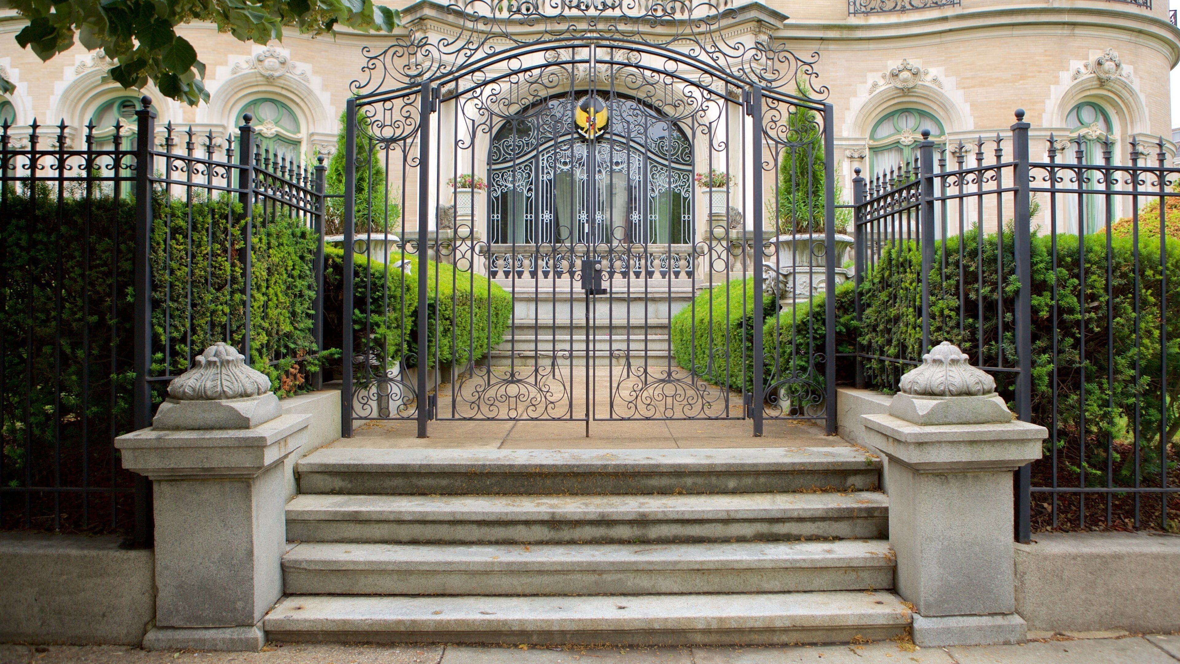 使館區 设有 懷舊元素 和 行政大樓