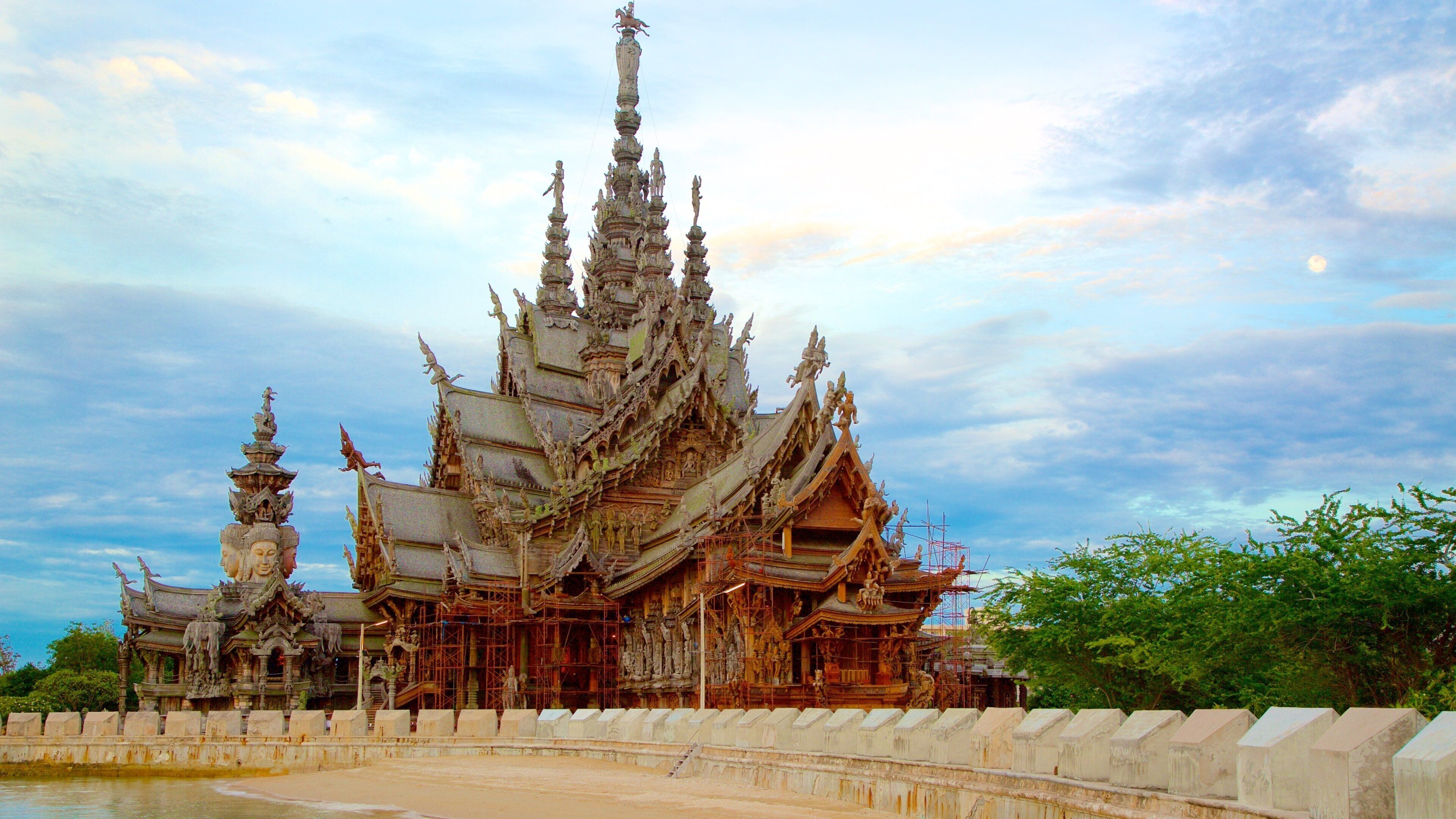 ザ サンクチュアリ オブ トゥルース 表示 寺院あるいは礼拝所