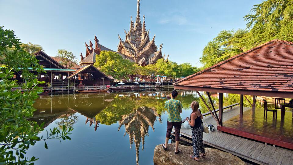Enjoying Sanctuary of truth and park in Pattaya