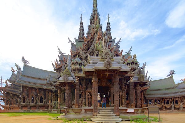 Sanctuaire de la Vérité montrant temple ou lieu de culte