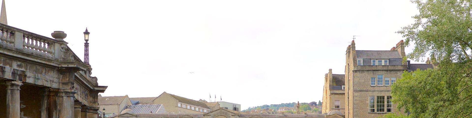 Pulteney Bridge which includes a bridge, heritage elements and an administrative building