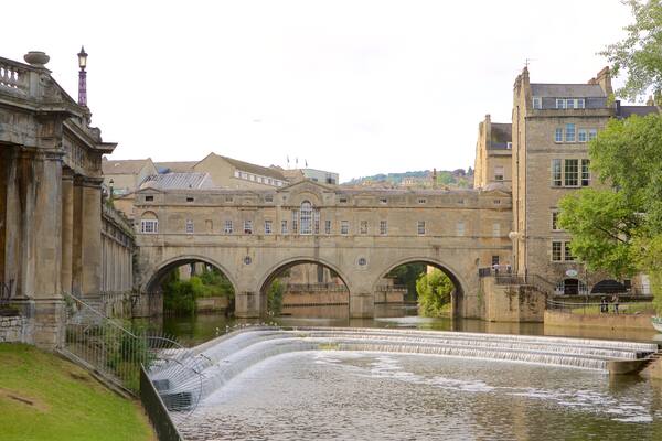 パルトニー ブリッジ 表示 行政建造物, 河あるいは小川 と 遺跡