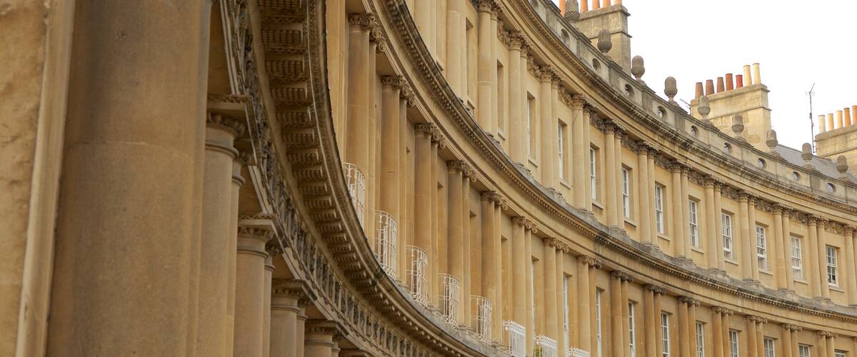 The Circus featuring heritage architecture and a city
