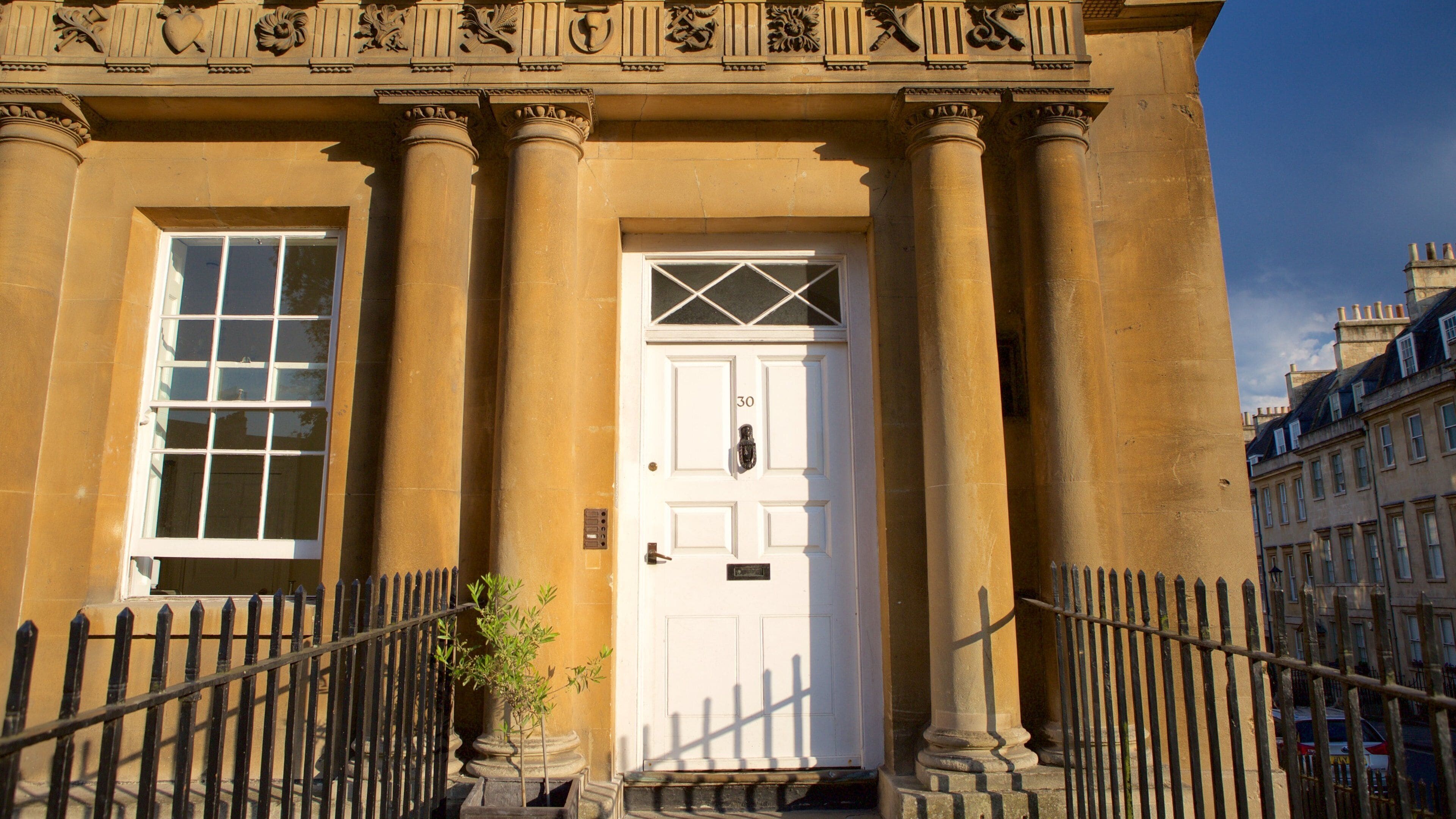 サ  ーカス どの含み 家屋 と 遺跡・遺産