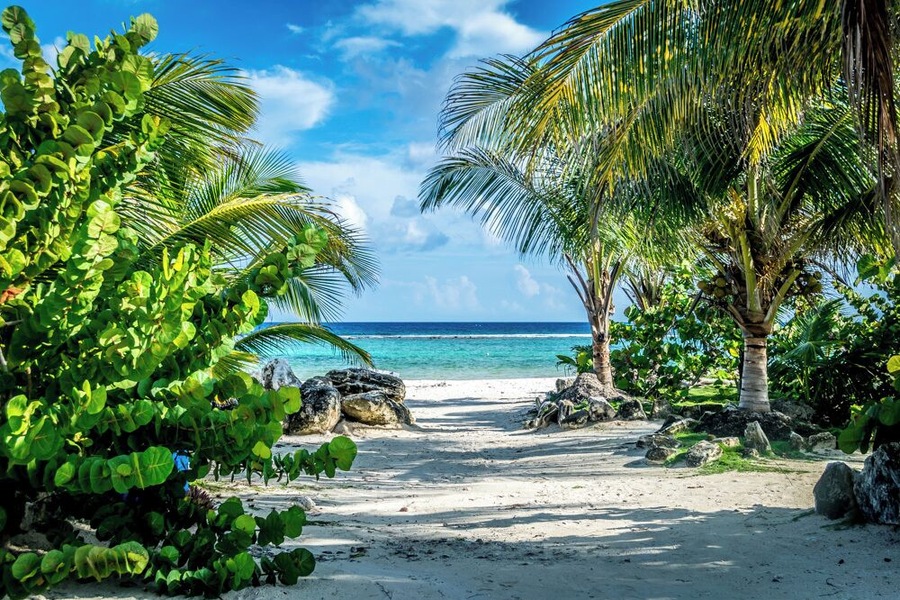 The entrance to the beach of Mahahual.