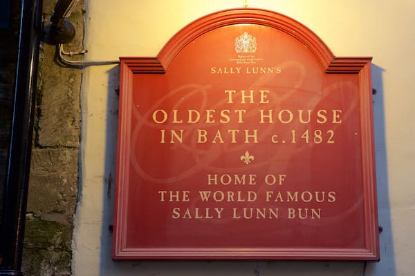 Sally Lunn\'s showing signage