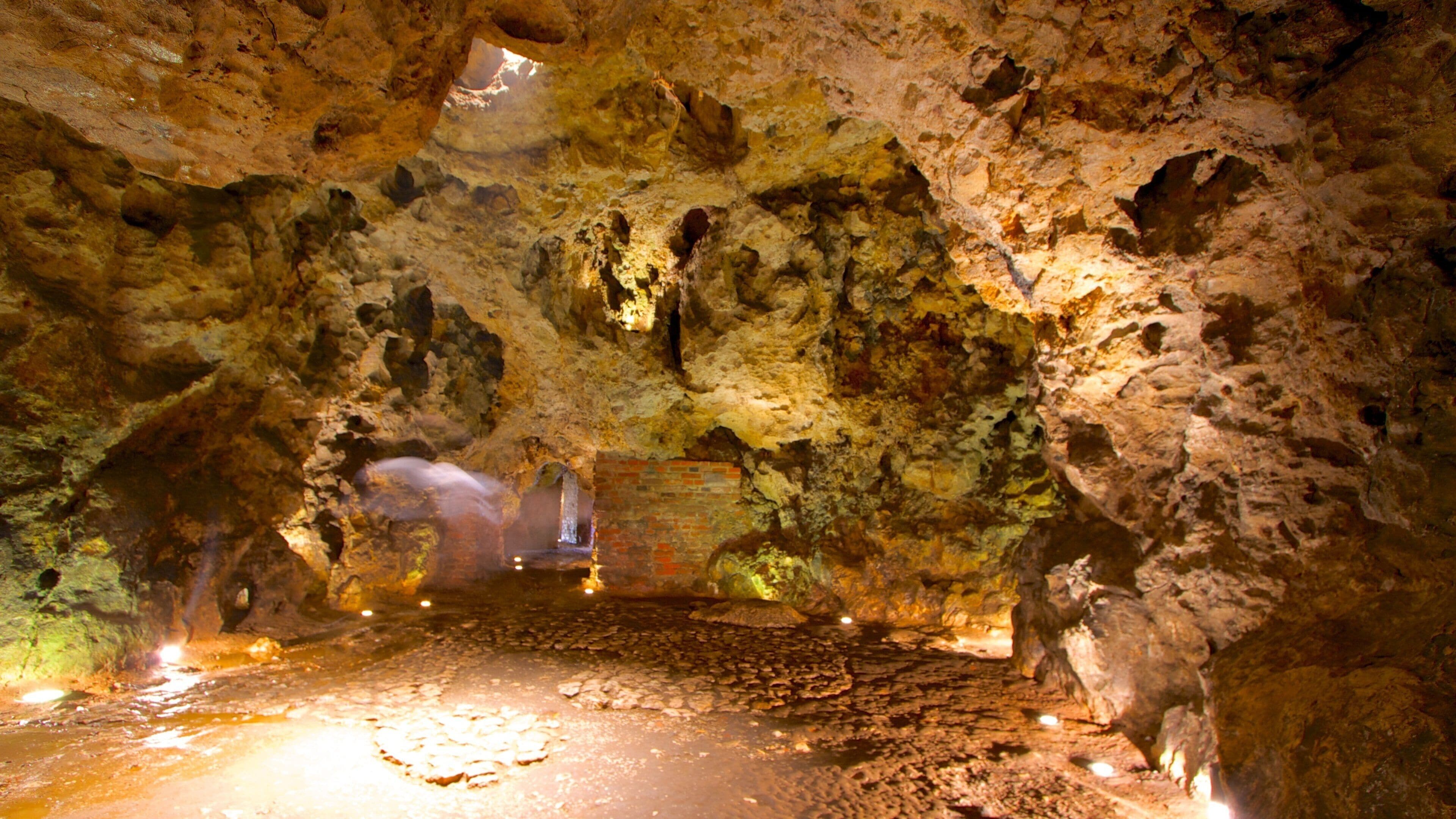 Dragon\'s Den which includes caves