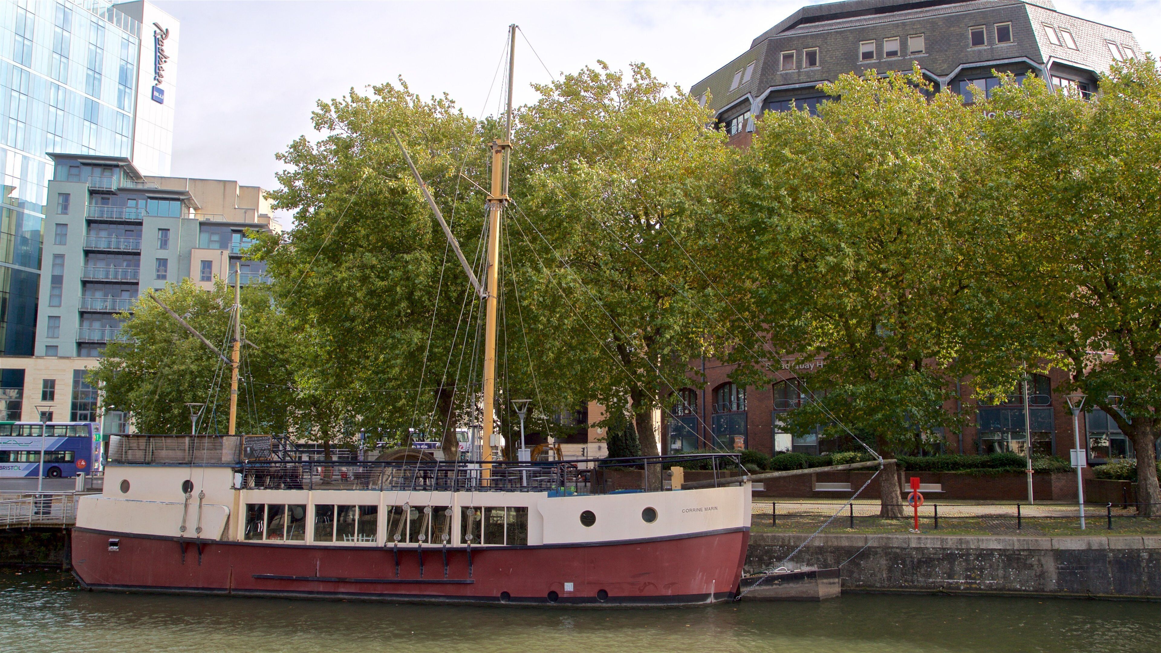 Watershed showing a bay or harbour