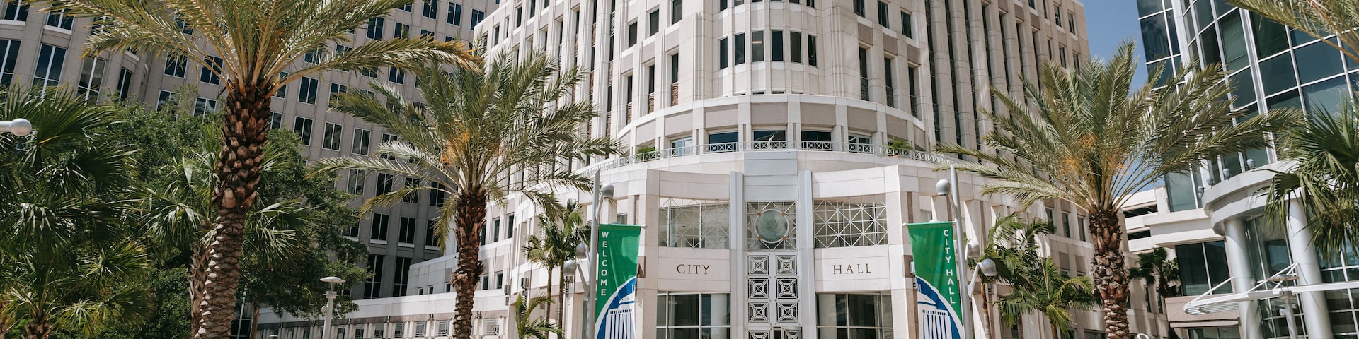 Orlando City Hall featuring a city and street scenes