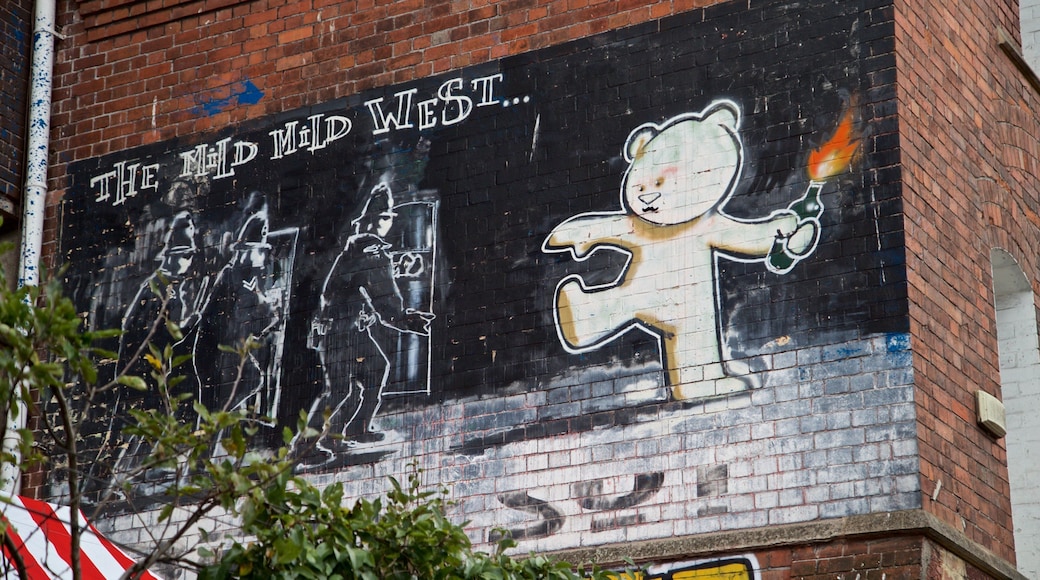 Banksy Graffiti Mild Mild West som inkluderar utomhuskonst