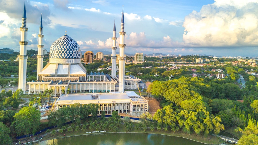Aerial view of Masjid Sultan Salahuddin Abd Aziz Shah during sunset.