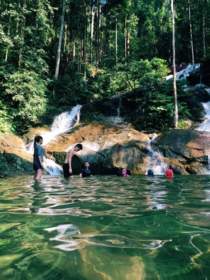 Nice waterfall to visit if only it's clean. I wish visitors are more civic minded and the operator more diligent in keeping this place clean. After all we paid entrance fees.