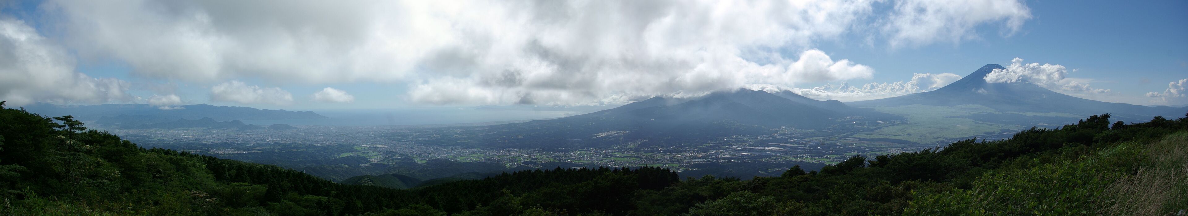 芦ノ湖スカイラインの三国峠からの風景（パノラマ）