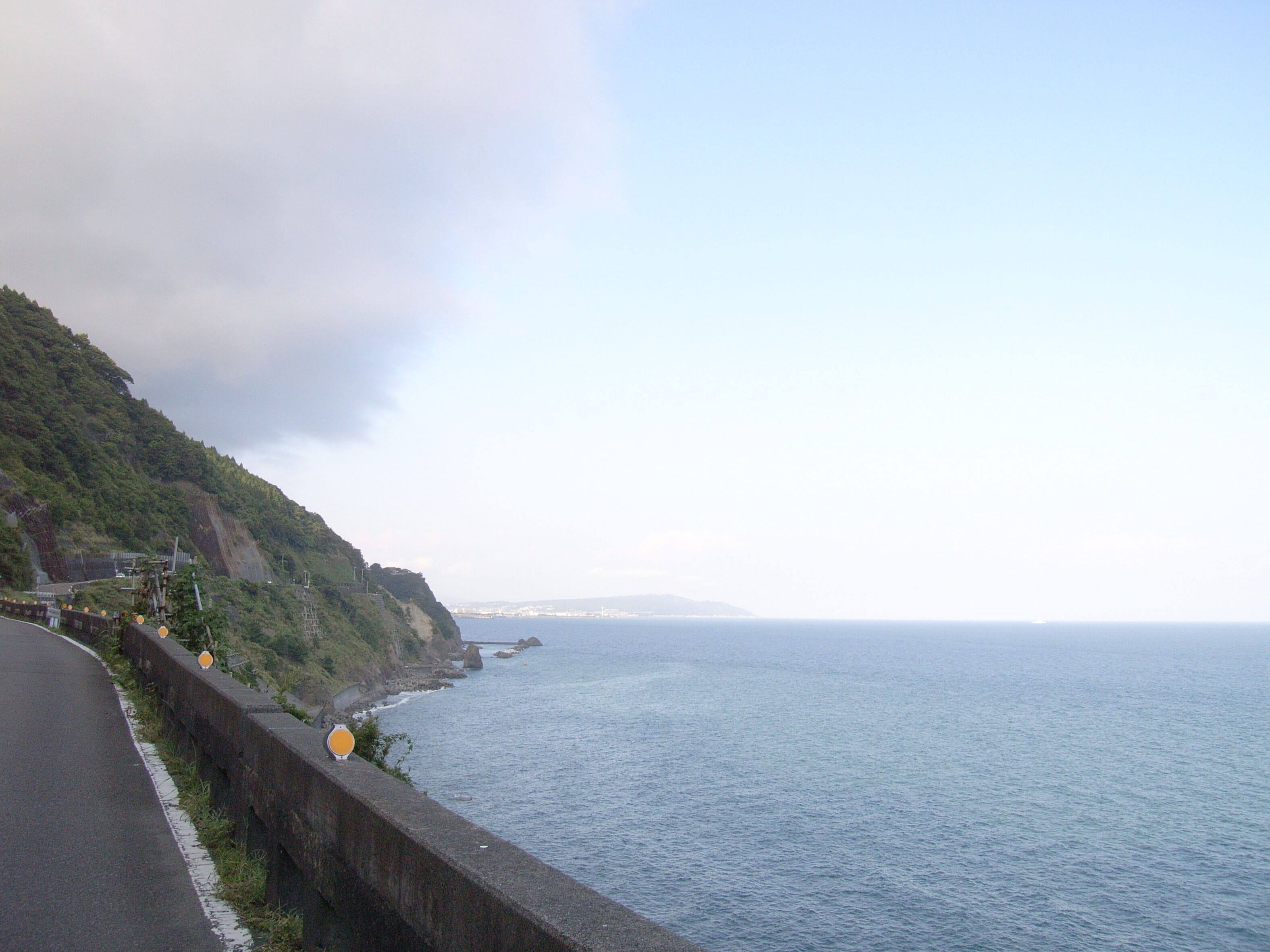 県道416号線から見る駿河湾