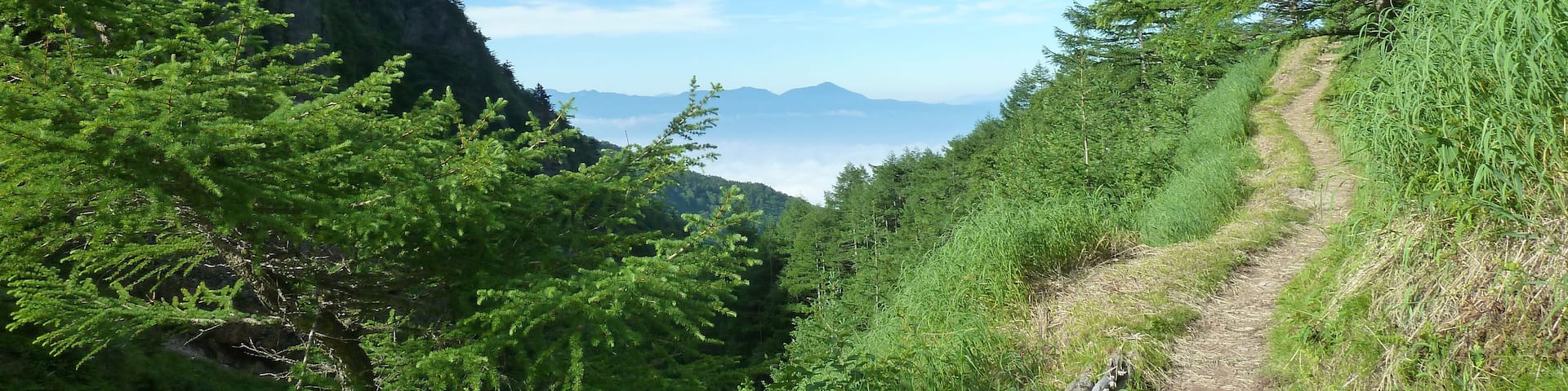 浅間山(前掛山登山道)と遥かに蓼科山山頂