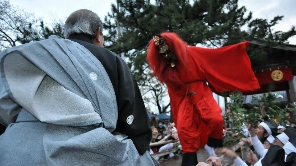 Dragon dance festival at Hakusanjinja (shrine) in Niigata prefecture. An annual festival where the God-children dance all afternoon, their feet never touching the earth.
