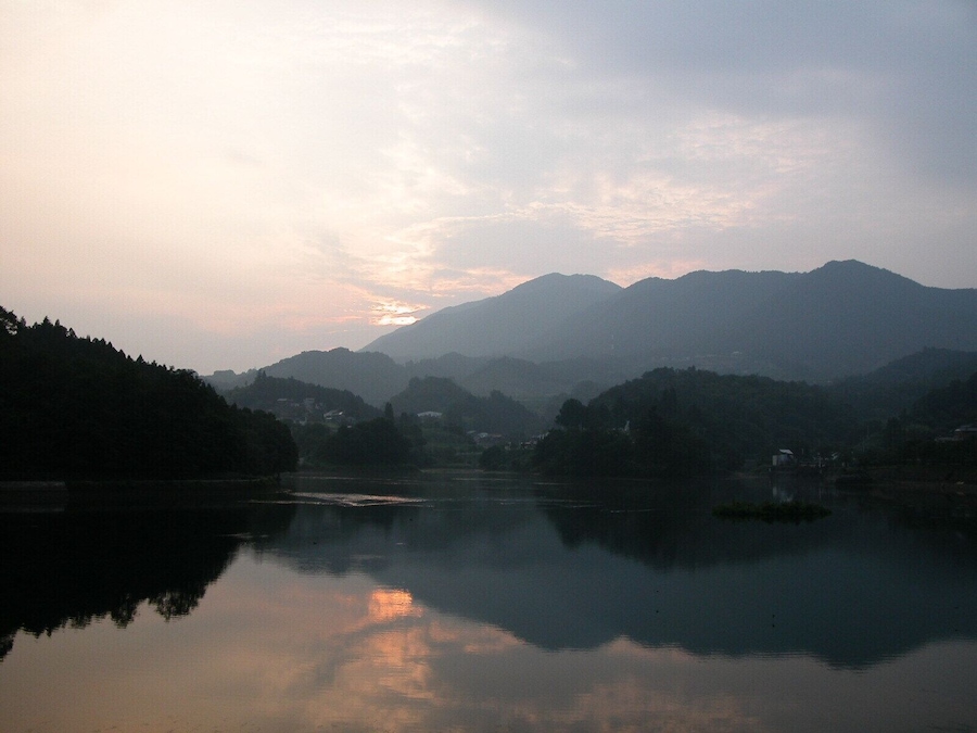 大野貯水池の夕暮れ