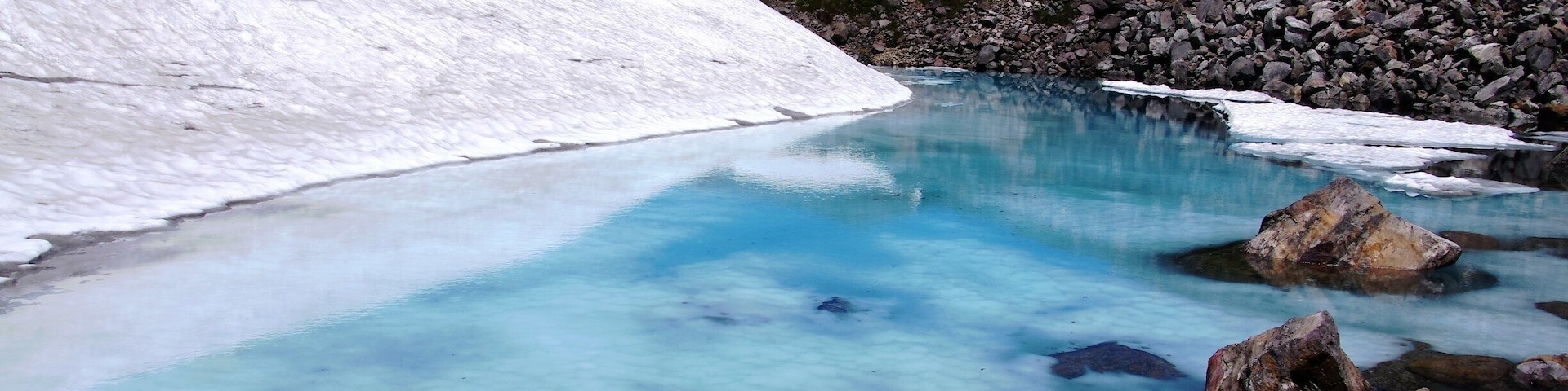Mt.Hakusan(2,702m)
Blue pond near the summit
#BVSblue