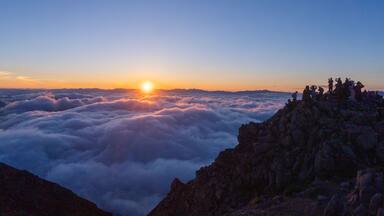 白山山頂ご来光(Sunrise at the summit of Mt. Hakusan)
