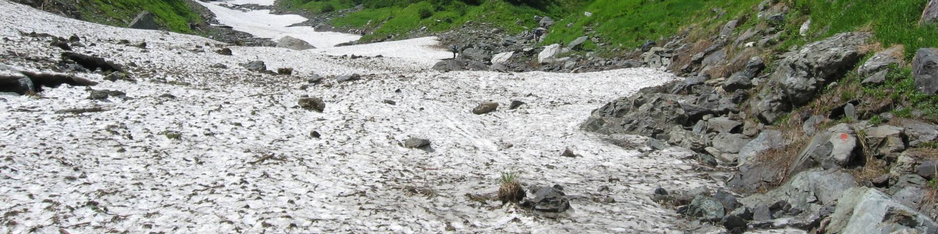 Mount Kita (北岳 Kita-dake) as seen from Ōkamba stream (大樺沢 Ōkamba-zawa), Mts.Akaishi, Yamanashi, Japan.