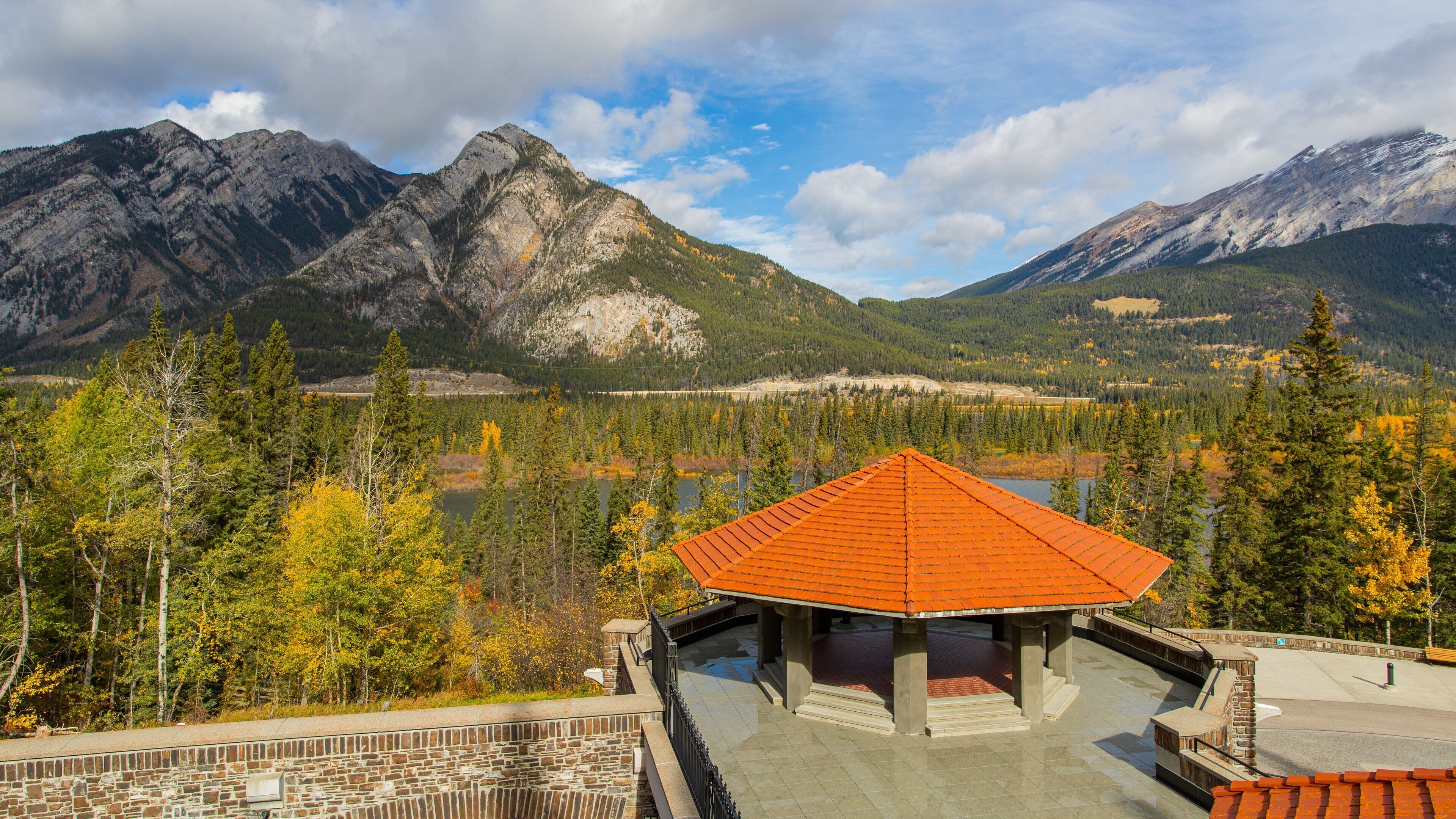 Cave and Basin National Historic Site showing mountains, tranquil scenes and views