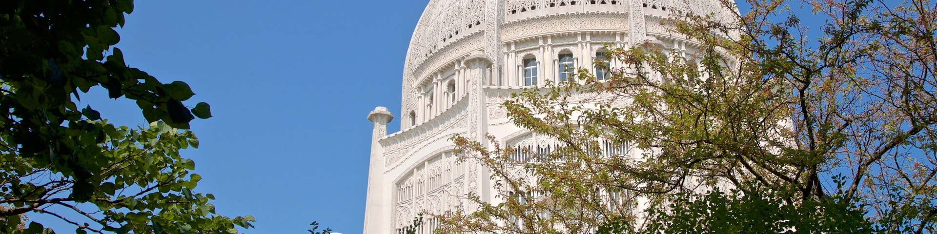 Baha\'i House of Worship welches beinhaltet historische Architektur