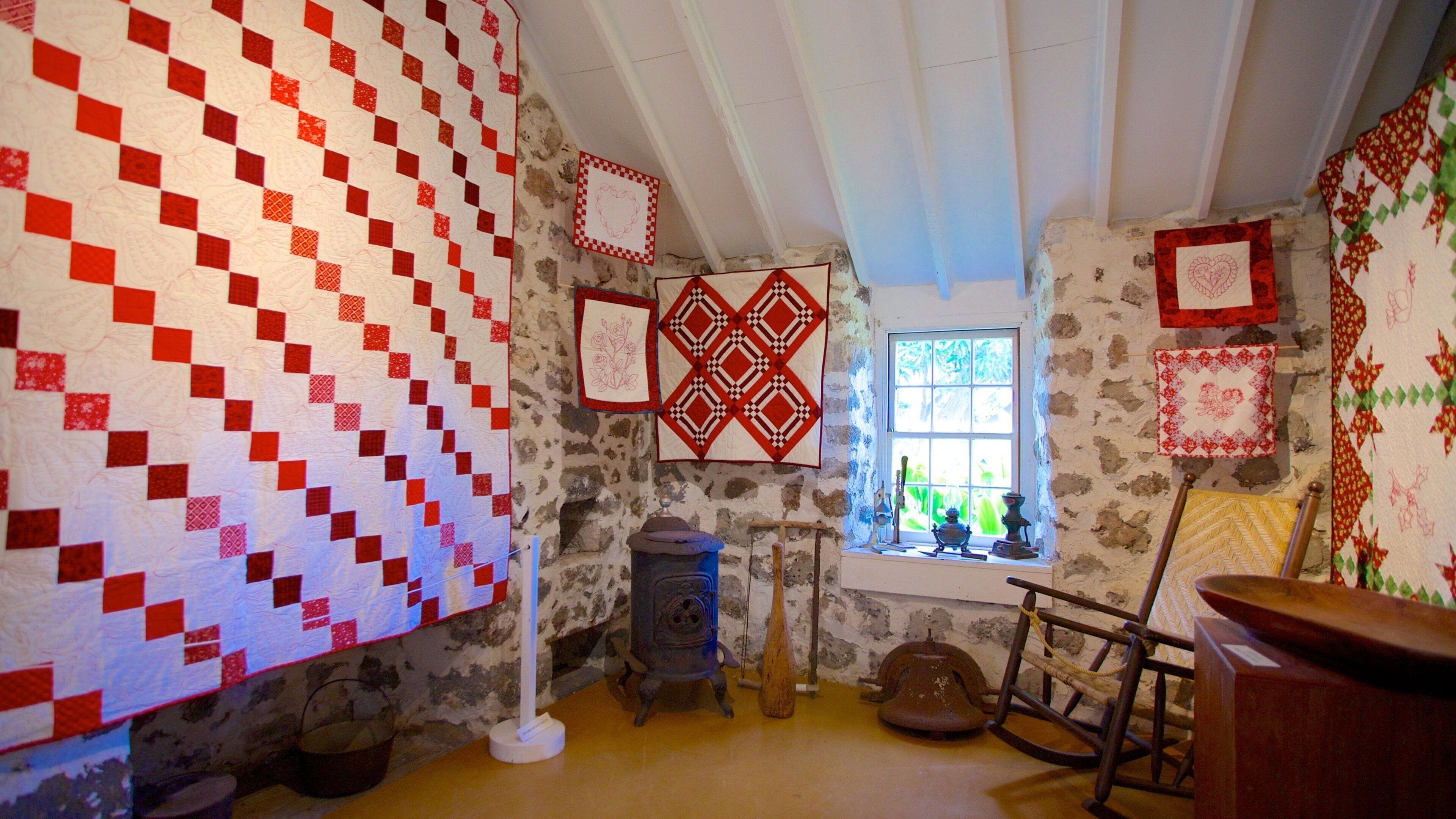 Bailey House Museum showing interior views