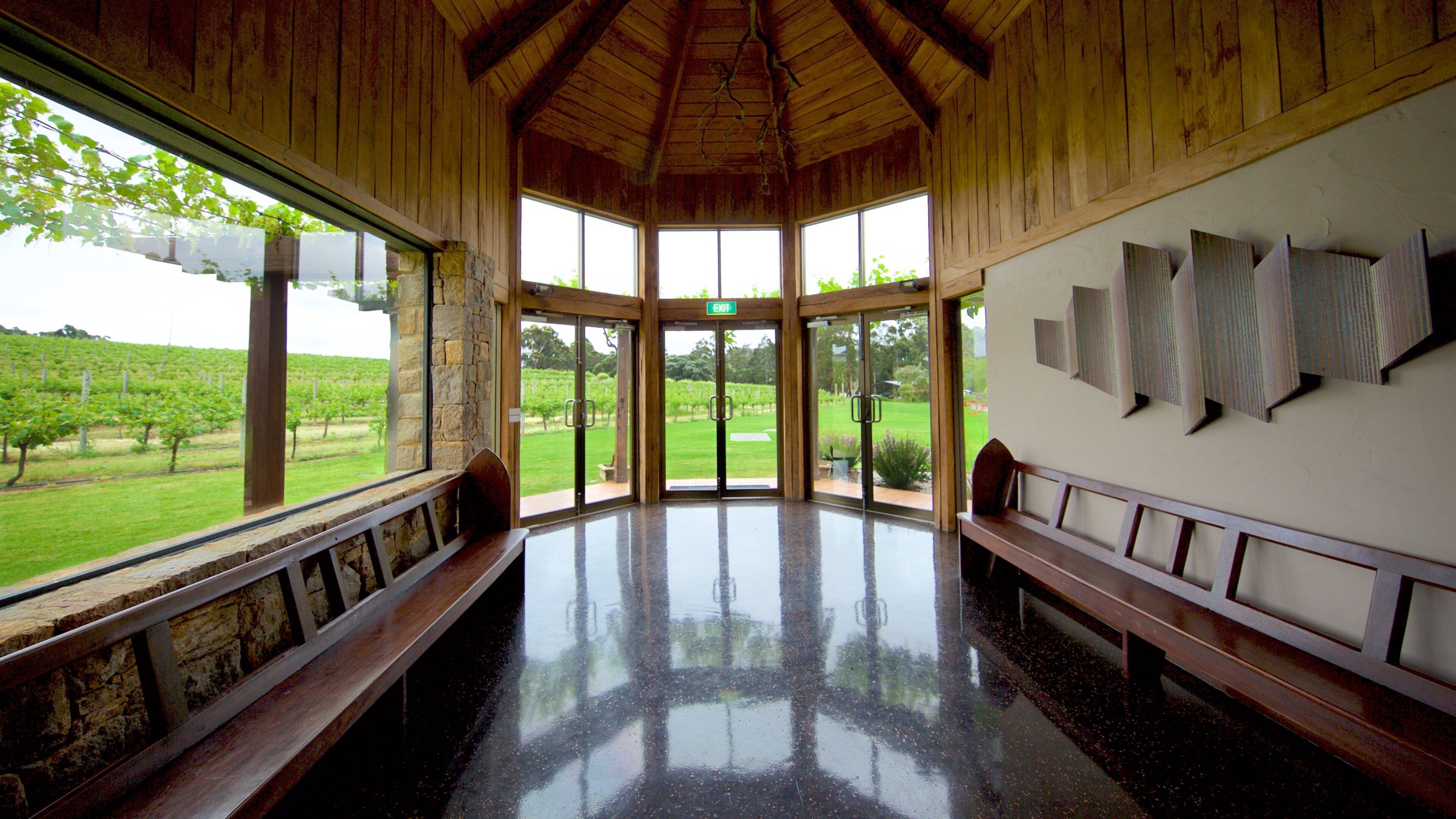 베스 펠릭스 와이너리 을 보여주는 실내 전경 과 현대적 건축