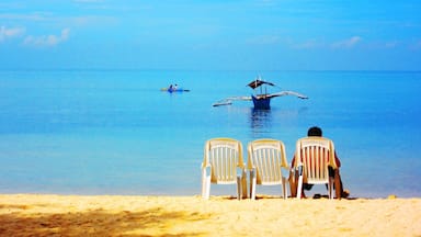 Can you spot the thin #blue line that separates the sea from the sky? This scenic spot is located in the southern part of Negros Island in the Philippines.