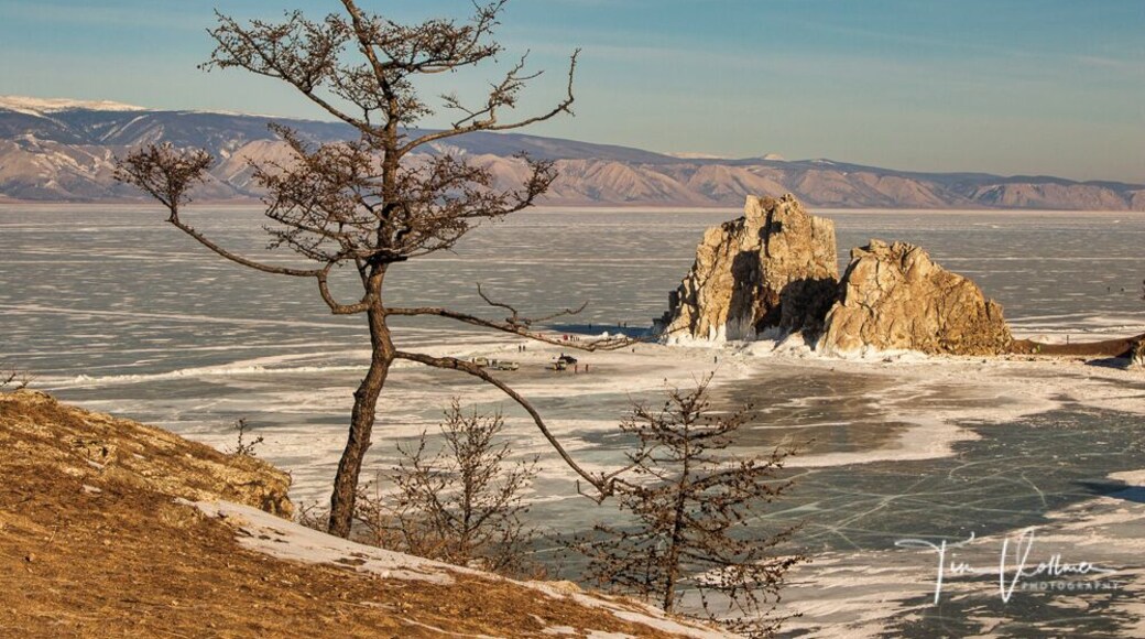 Lake Baikal in winter is a paradise for photographers. Join my next Photo tour in February 2020. www.timvollmer.de