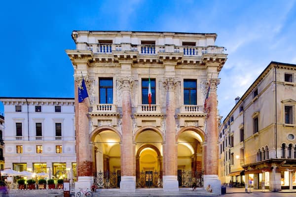シニョーリ広場 表示 遺跡・遺産, 夜景 と 遺跡