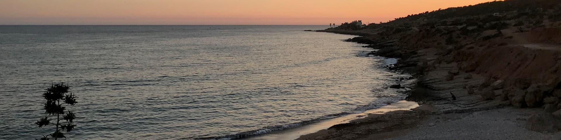 With the face burnt by the sun and the feeling of still being on a surfboard in the ocean, there's nothing better than a peaceful Morokkan sunset. From the nearest mosque, you can hear the muezzin calling the faithful to prayer at the end of the day in the month of Ramadhan. Iit's only peace and light at the beach...
#Gratitude
#Beaches
#LifeAtExpedia