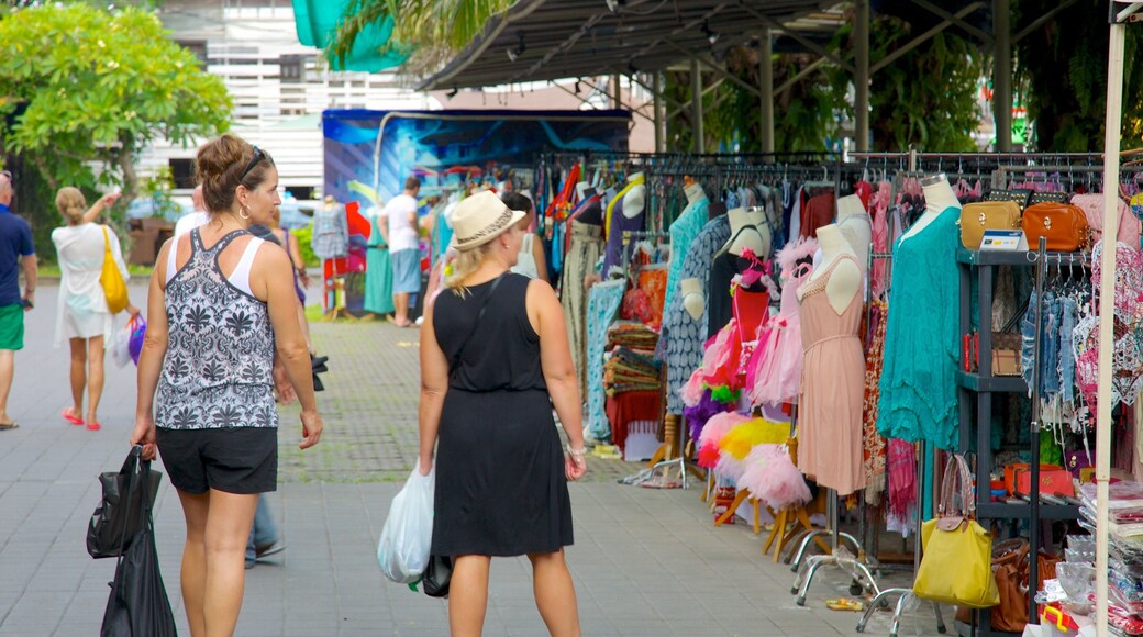 Seminyak plass fasiliteter samt marked, gatescener og shopping