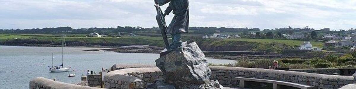 Dic Evans Memorial Sculpture, Moelfre http://www.samholland.co.uk/dic-evans.html