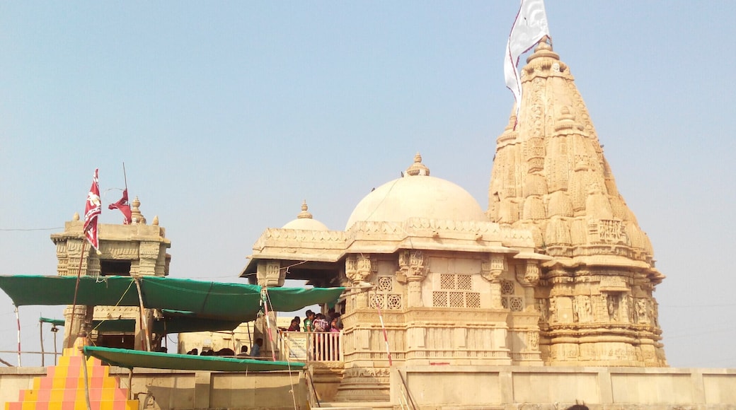 Rukmini Devi Temple is located 2 kms away from Dwarka City. This 2500 years old temple has a dome mandap together with a stepped sanctuary which is not much older than the 12th century. The outside of this temple is carved richly while has a panel of sculpted naratharas also called the human figures together with a panel of sculpted elephants which are placed at the base.
