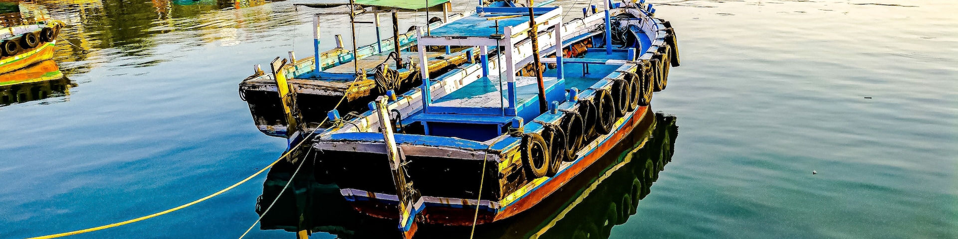 Let's go for a boat ride...!!!! #lifeatexpedia #Nature #water #reflection #mobileshot #mobilephotography #reflection_shotz #likealocal