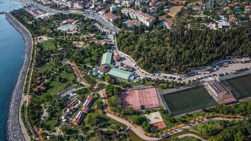 Tuzla, İstanbul, Türkiye - 25 Ağustos 2013; Istanbul, Tuzla county, restaurants and parks on the beach. Photo from helicopter.